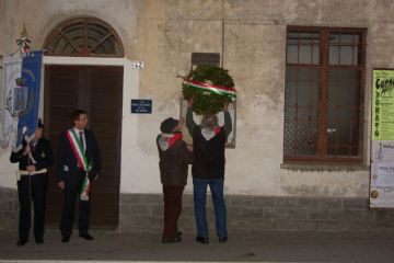 Deposizione corona per Ilmo Peronetto